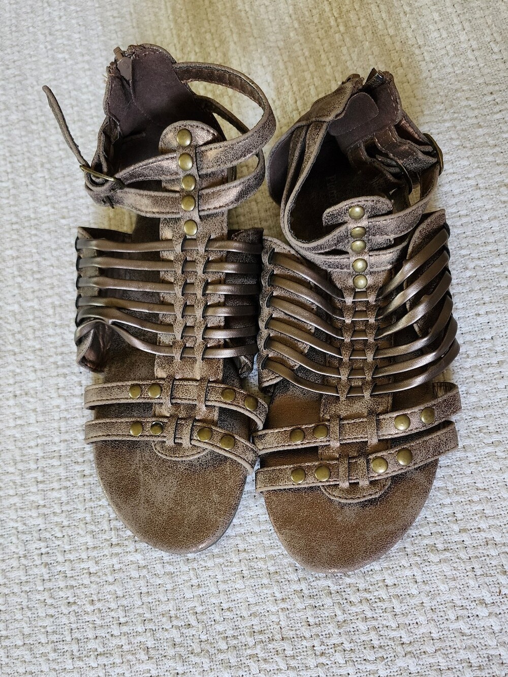 NWOB Pierre Dumas Adele Gladiator Sandal
